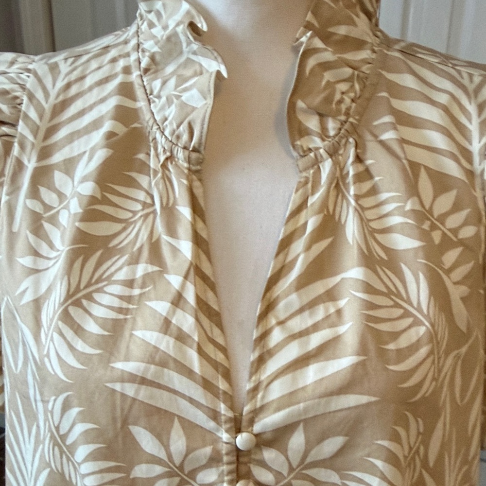 Crown & Ivy Adorable Cream & Beige Leaf Print Ruffle Dress Sz M - Picture 6 of 9